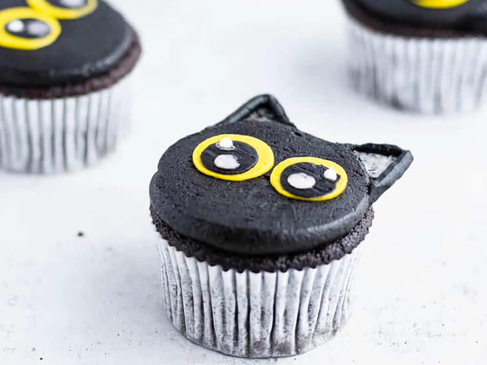 Black Cat Cupcake with Yellow Eyes